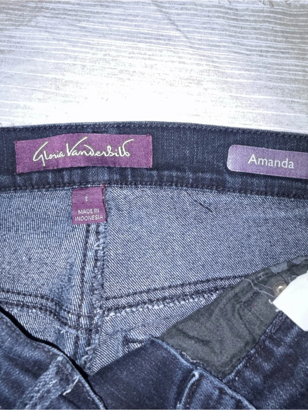 Amanda Dark Indigo Straight-Leg Jeans size 2 missy short Gloria Vanderbilt